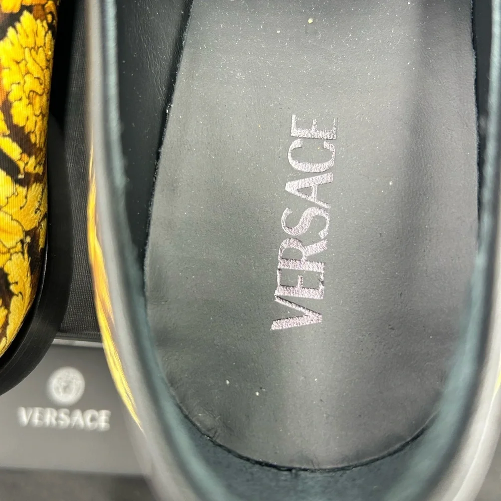 Versace Men's bAROCCO print silk loafers size 42 made in Italy